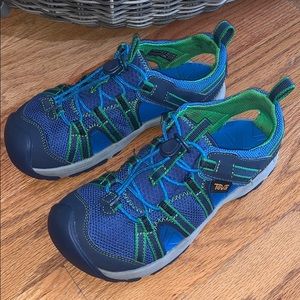 Teva manatee boy shoes